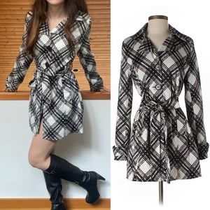 ❤️ Like New Black and White Check Trench Coat